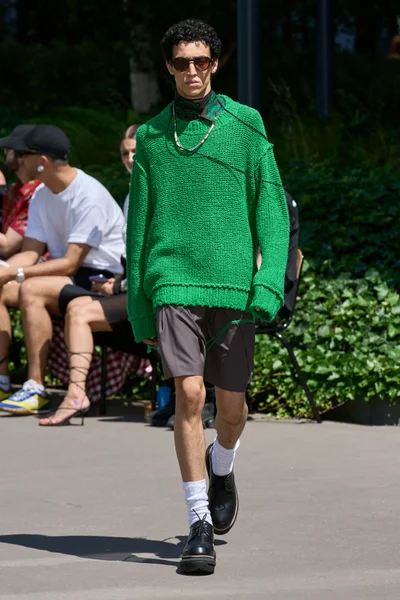 Look 24